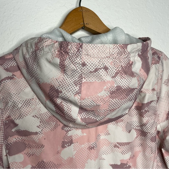 New Balance Windbreaker - Picture 4 of 10